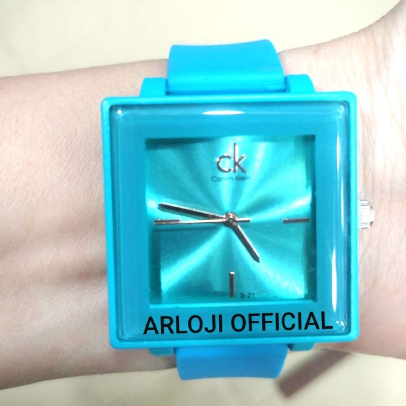 Jam tangan Square Fashion waniata