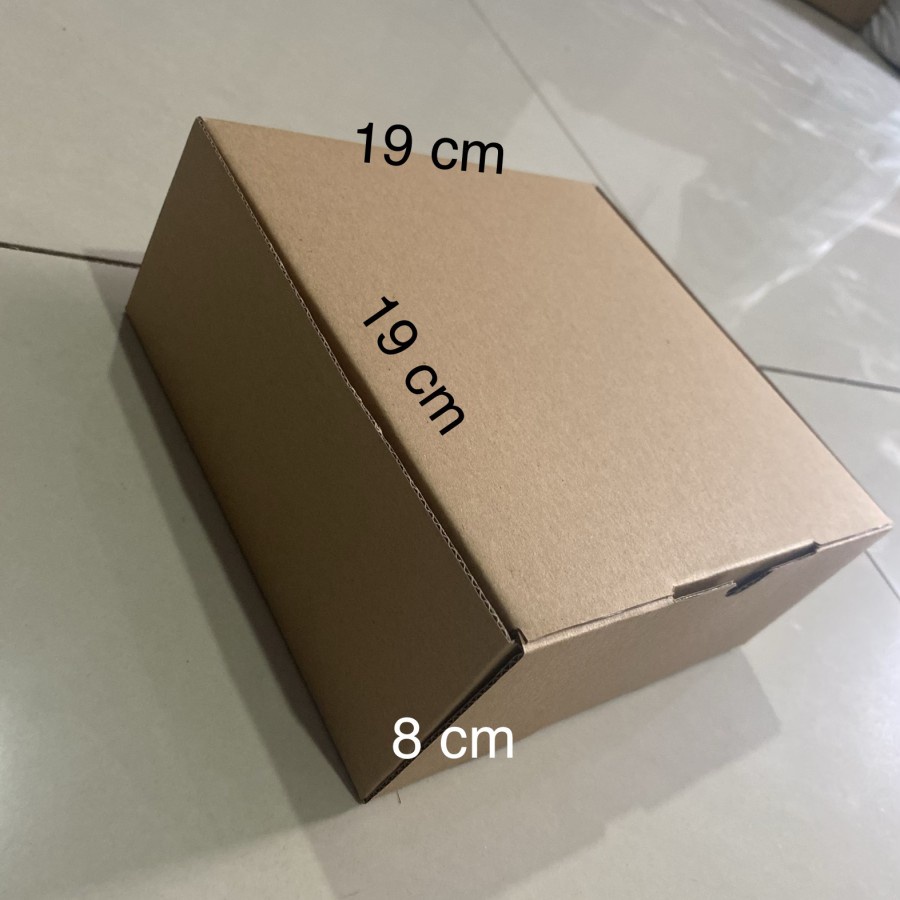 

Kardus hampers box pizza kotak nasi box kue 19x19x8 cm