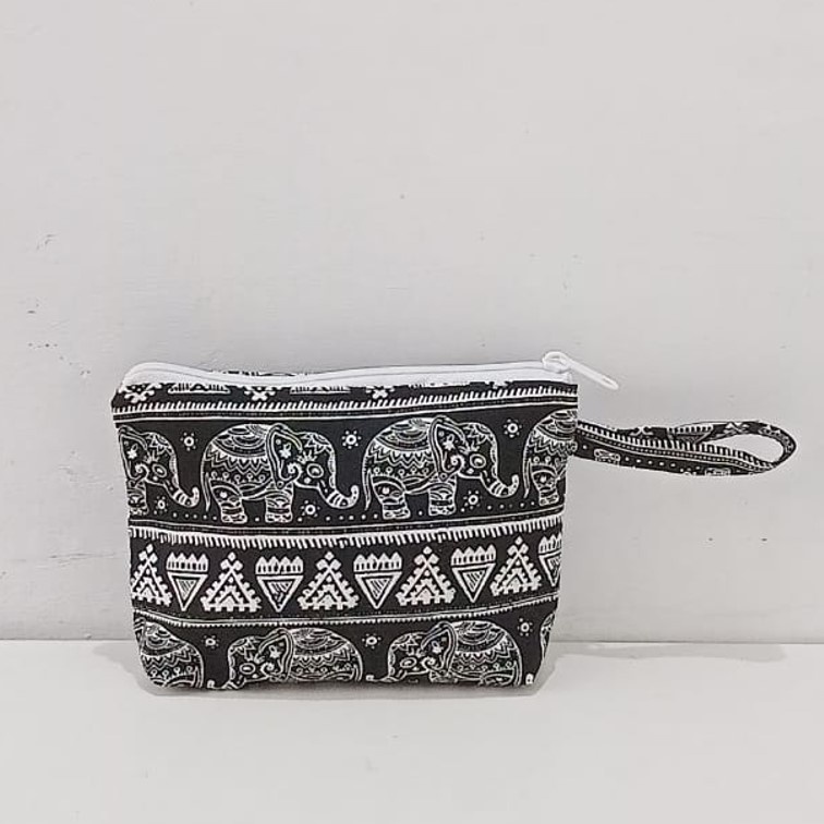 DOMPET KANVAS POUCH KANVAS MOTIF GAJAH LATAR HITAM. Riens Collections