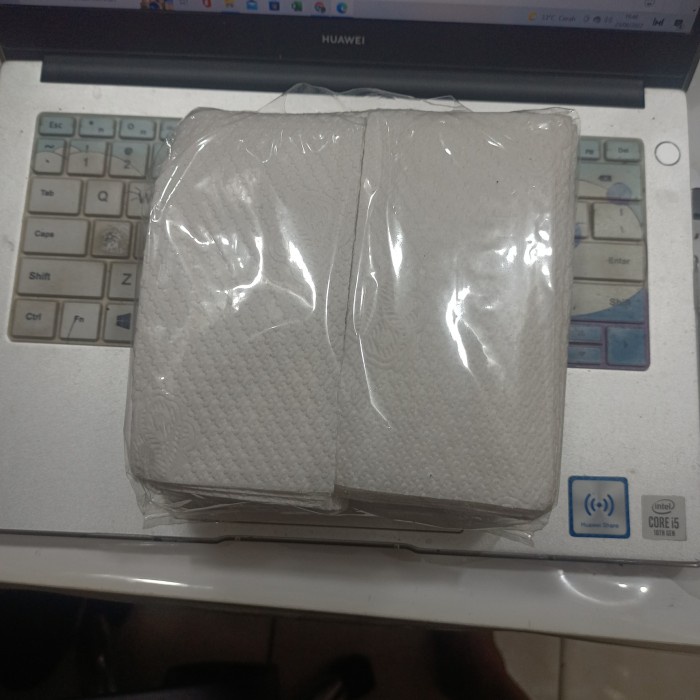 Napkin Tissue Belah 2 Lipat / Tissue Makan / Tissue Sendok