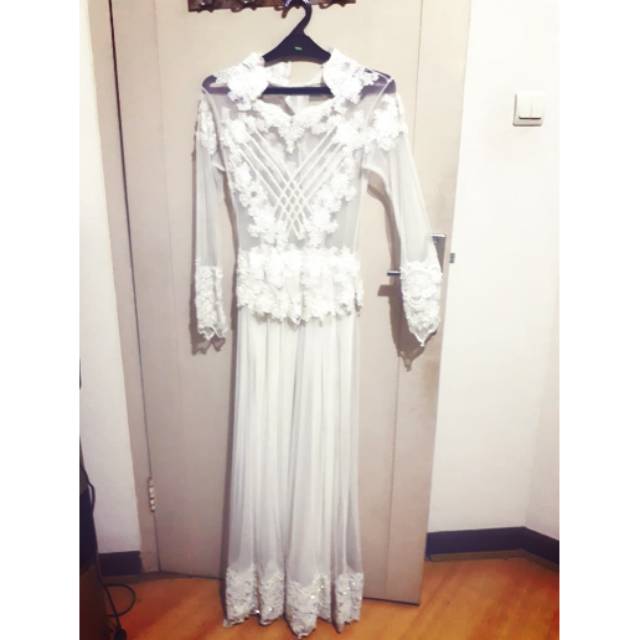 Baju/Gaun/Wedding Dress Akad Nikah Resepsi Putih Elegan Payet Bunga