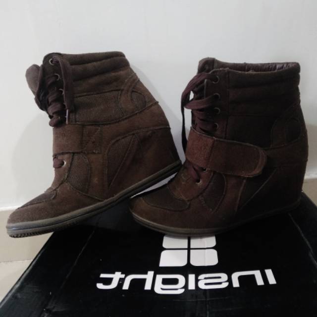 Preloved sepatu Wedges insight ripcurl roxi spiderblit volcom