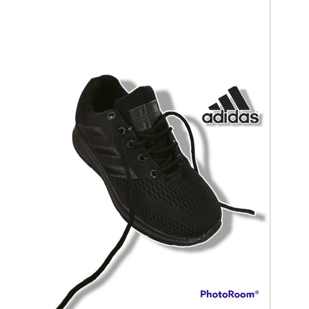 Sepatu sekolah adidas
