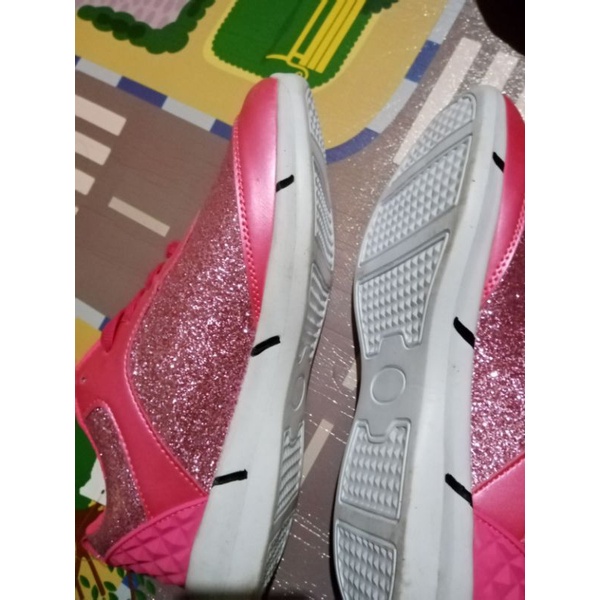 sepatu diesel ukuran 39