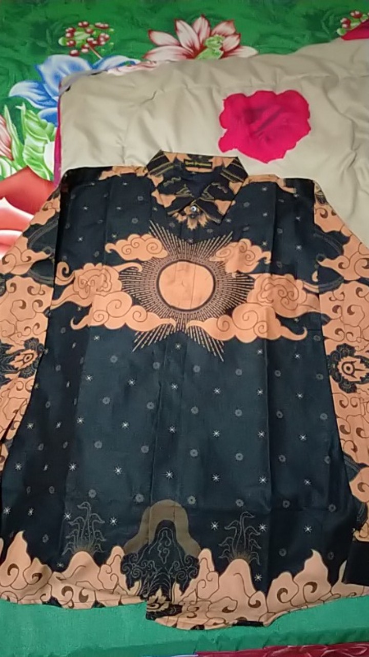 Megasurya Kemeja Batik Pria Lengan Panjang Slimfit Katun Printing Hem Baju Seragam Kantor Modern