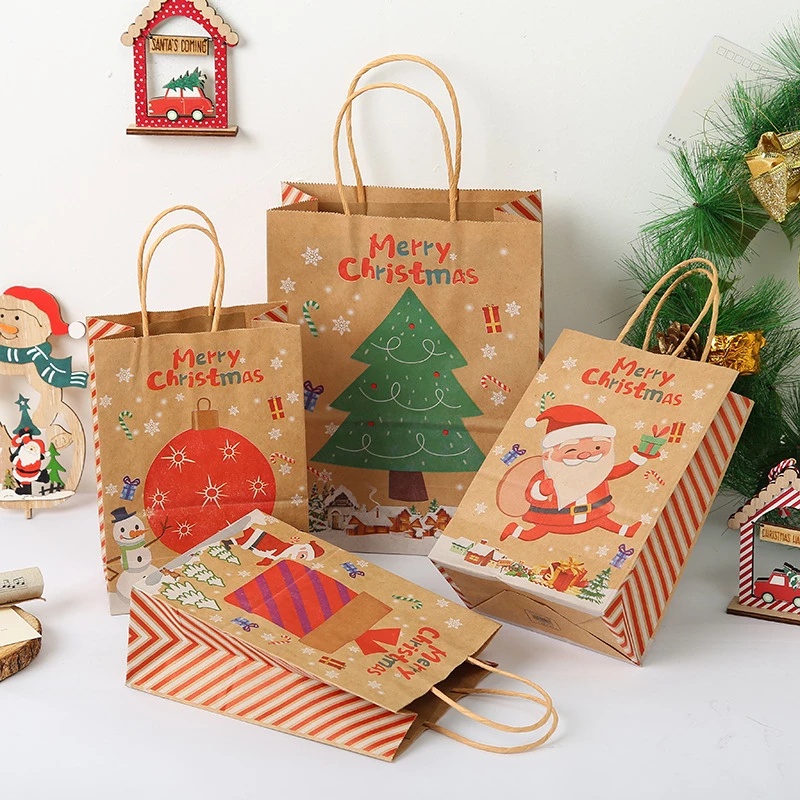 Kantong Kertas Kraft Motif Natal / Tahun Baru Dengan Gagang Untuk Permen / Kue Kering