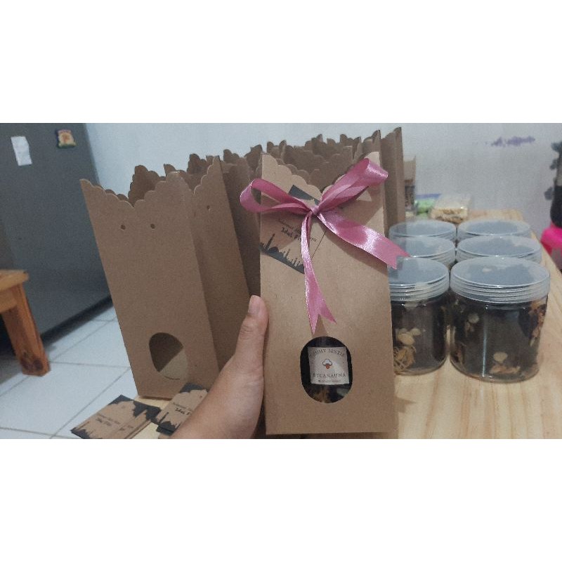 

Box Hampers Toples Tabung (additional packing)