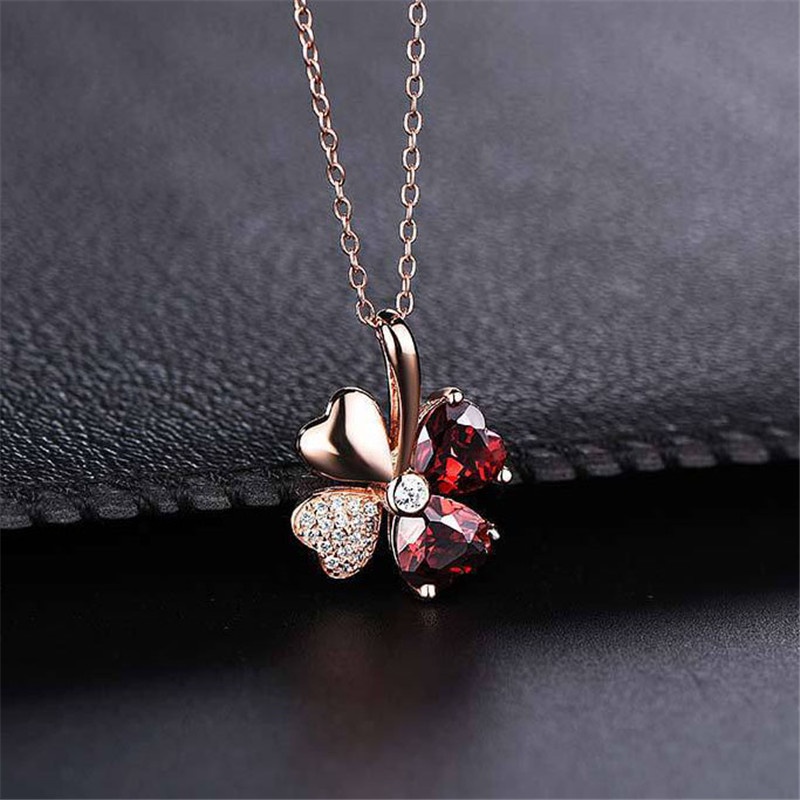 [Ready Stock]Fashion Luxury Lucky Four-Leaf Clover Necklace Inlaid with Red Crystal Pendant