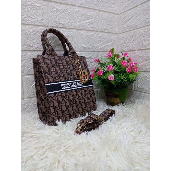 PROMO!!!TERLARIS HANBAGS WANITA DIARIKA TERBARU UK 19X16CM