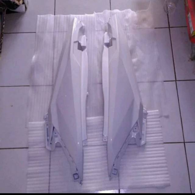 bodi honda vario 150 led warna putih