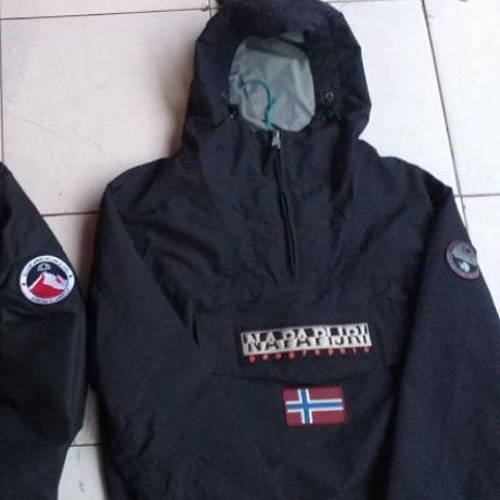 napapijri rainforest dan ellese jaket