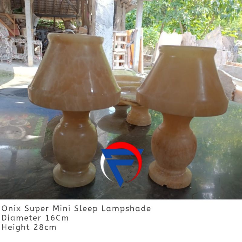 Kap lampu tidur onyx