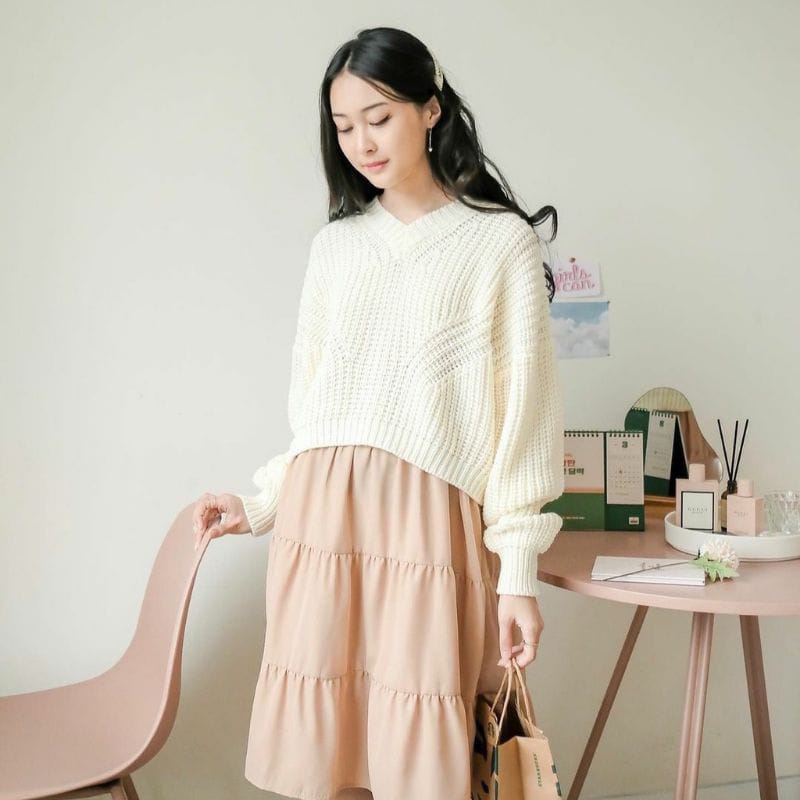 HOPYLOVY HANNA OVERSIZE KNIT/ YEJI SWEATER CROP OVERSIZE PREMIUM / V SWEATER RAJUT HIGH QUALITY