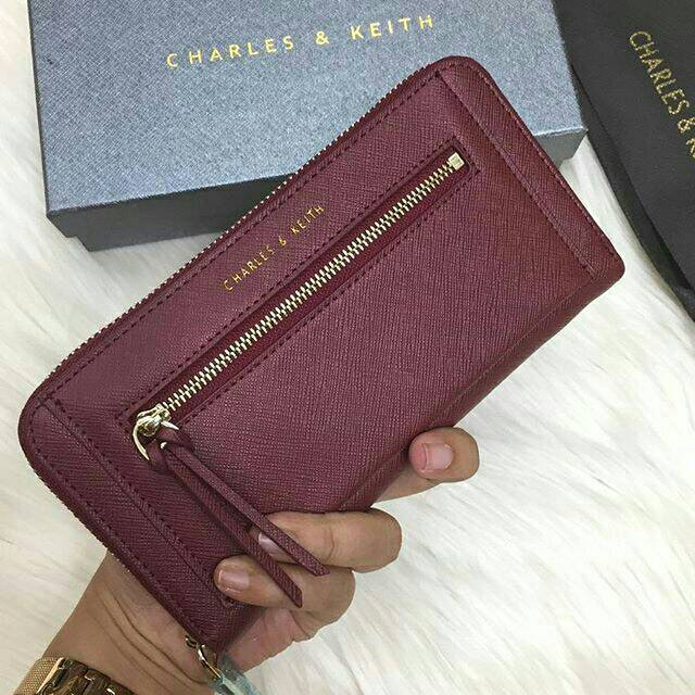 Dompet charles and keith