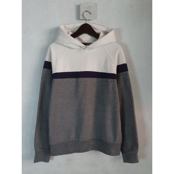 Hoodie Tiga warna RRIG X Beyond closet