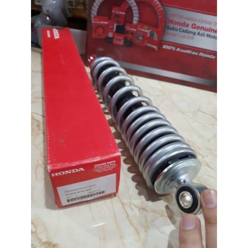 Shock Belakang Original AHM untuk Motor Scoopy Fi (2014-2015) Warna Silver Kode part 52400-K16-A01