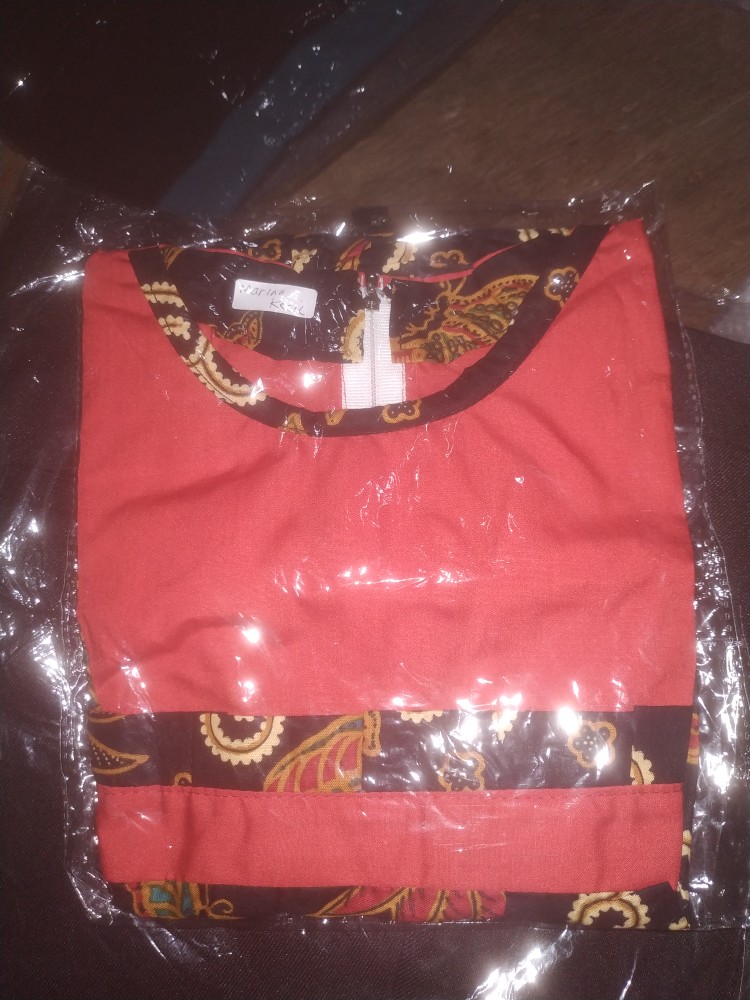 Batik Couple Dan Anak Mawar Daun