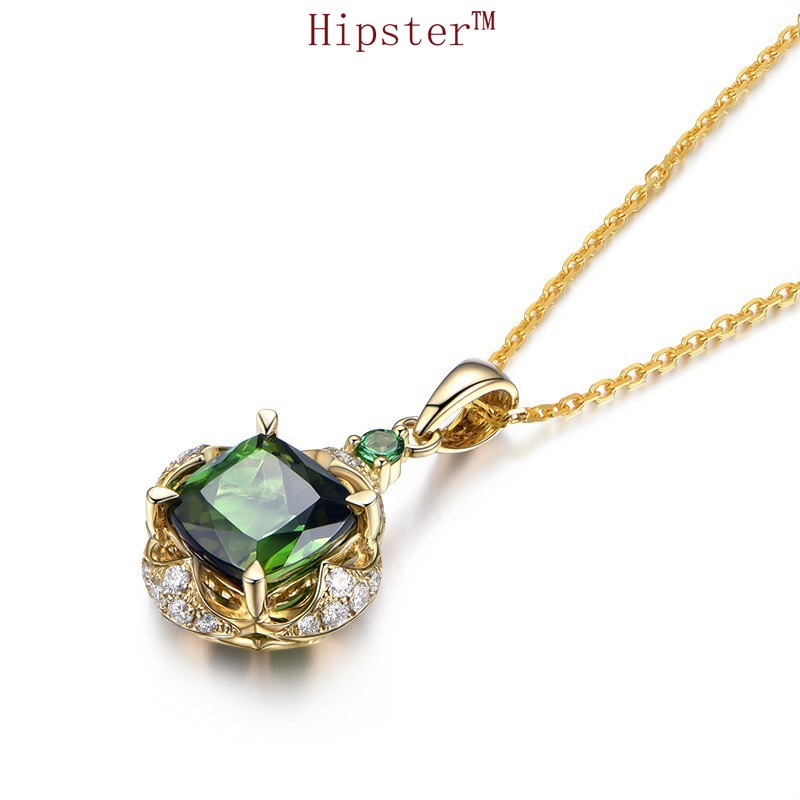 Classic Fashion Atmospheric Square Diamond Natural Green Crystal Pendant Gold Necklace