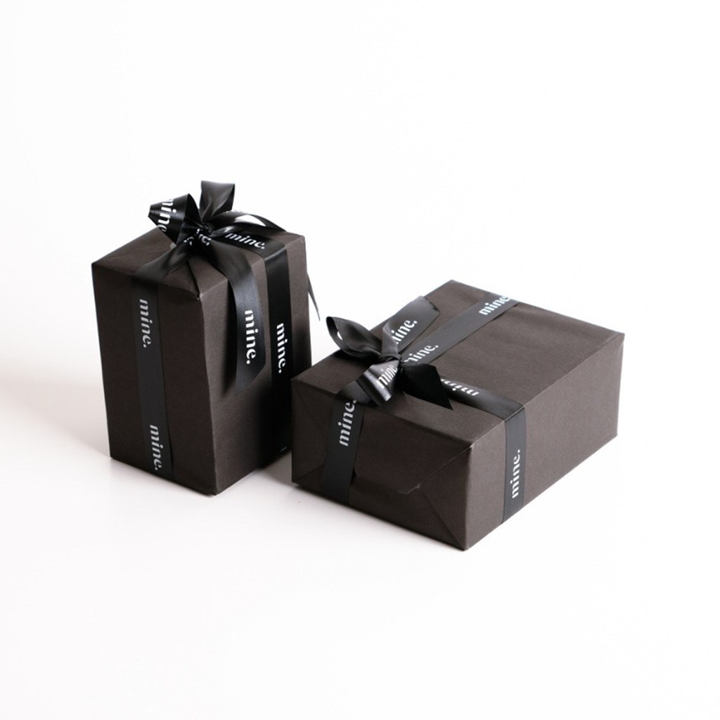 

Make It a Gift - Jadikan Hadiah Dengan Penambahan Kertas Kado, Pita dan Kartu Ucapan