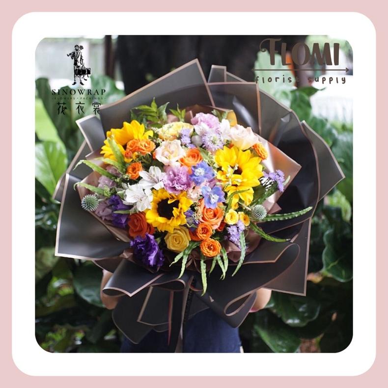 

Flower Wrapping Paper Sinowrap Gold Frame / 20 Lembar / Wrapping Paper Polos Colorful Frame / Kertas Buket Bunga / Kertas Cellophane / Kertas Bungkus Bouquet Bunga / Kertas Kado