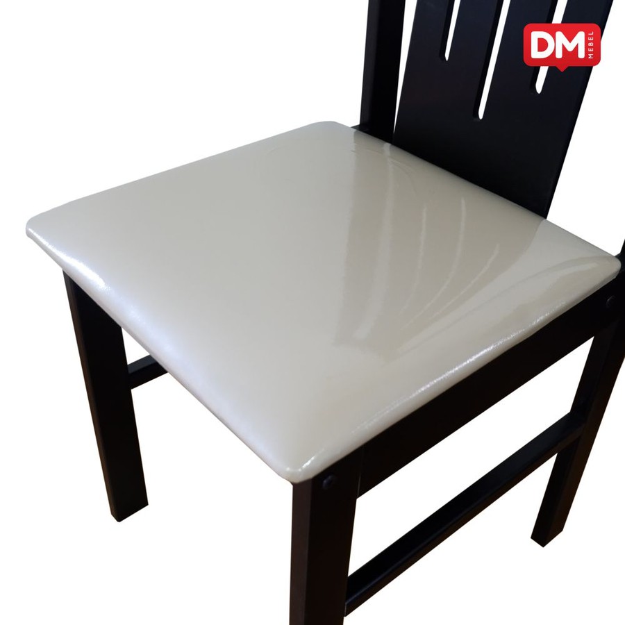 Meja Makan HONEY WOOD DT PLAIN 4 KURSI - DM Mebel