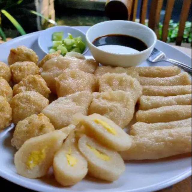 

Pempek palembang isi 10pcs perbox, berbagai macam campuran (bebas memilih jenis campuran pempek)