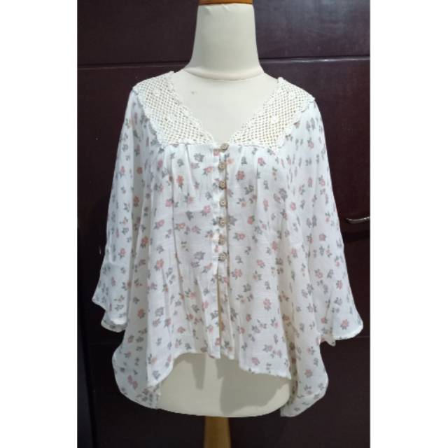 FLORAL VINTAGE BATWING OUTER