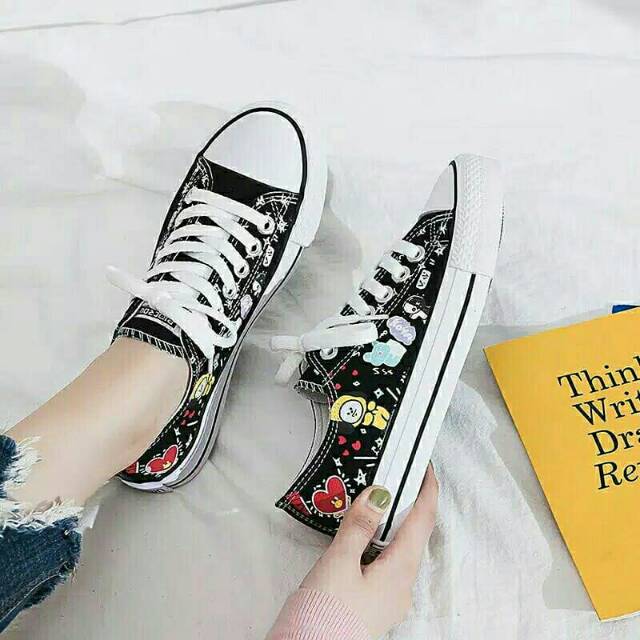 Sepatu Sneakers BT21 HITAM