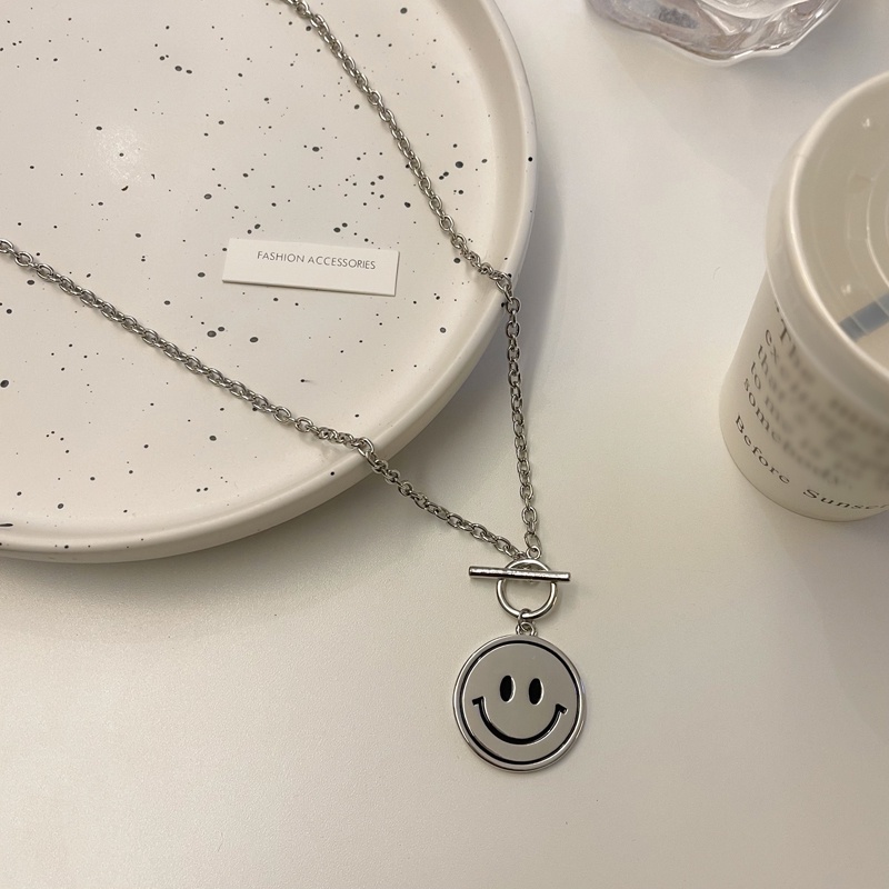 Kalung Rantai Dengan Liontin Smiley Face Gaya Hip hop Punk Untuk Wanita