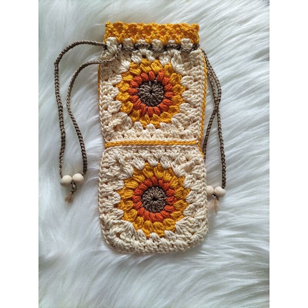 Dompet rajut, dompet serut, pouch rajut serut, dompet hp rajut, sunflower drawstring pouch