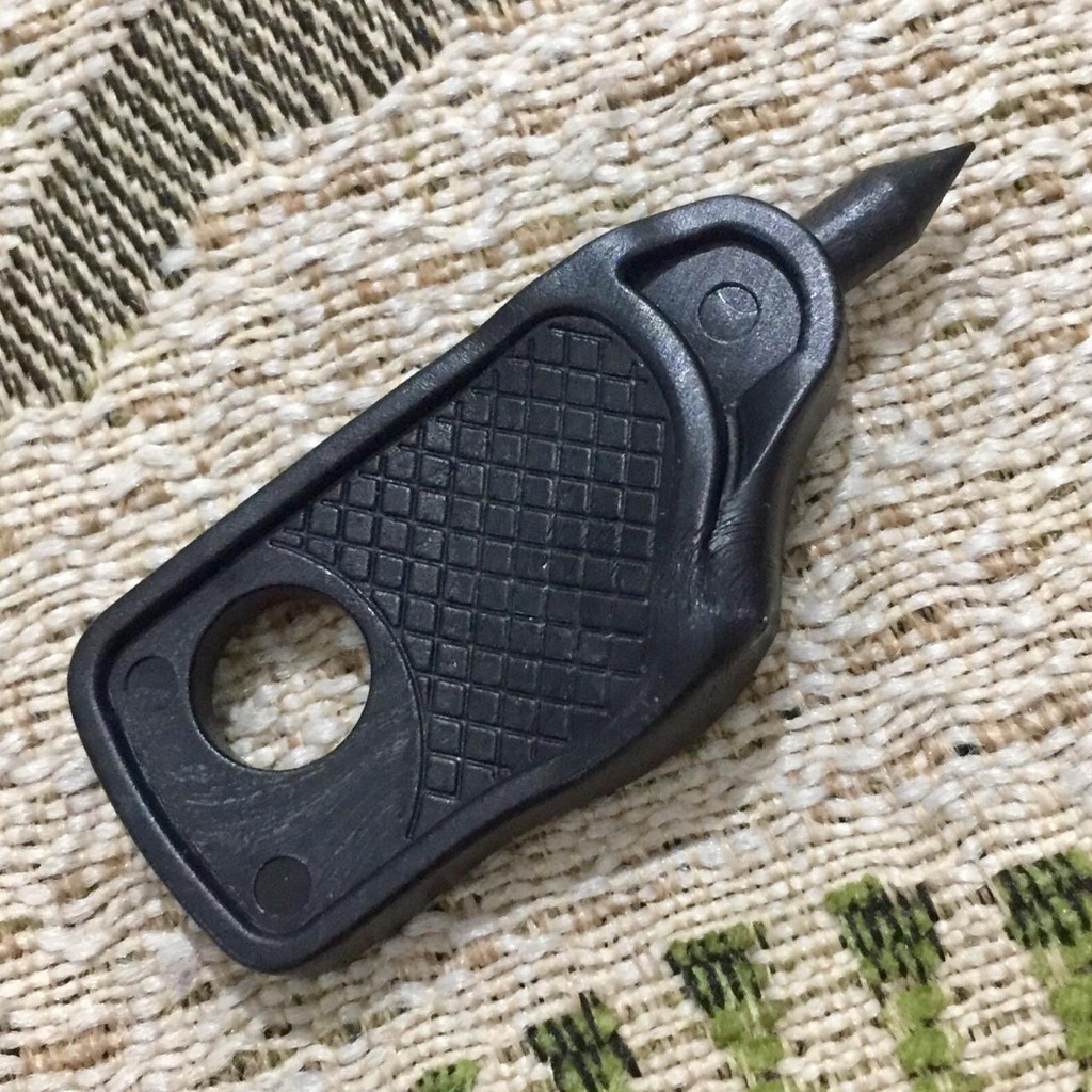 Hole Punch HITAM Penebuk Lubang Selang PE utk Irigasi Tetes Fertigasi