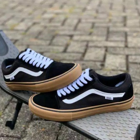 Sepatu Sneakers Pria Vens Motif Black Gum Terlaris Sepatu Cowok Keren