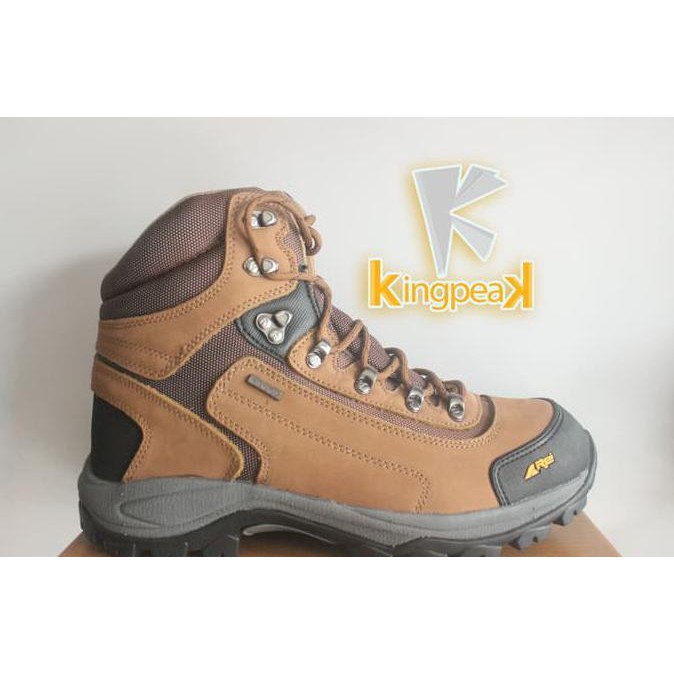 SEPATU GUNUNG SAMMLER REI