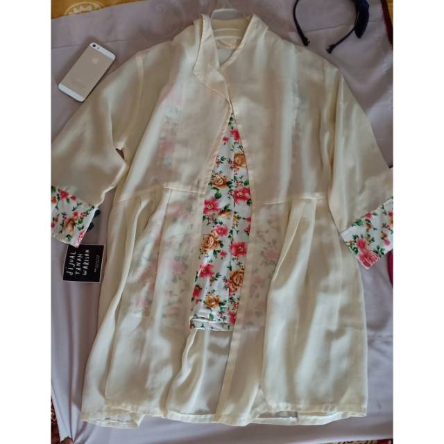 preloved set blazer + tanktop bunga cream