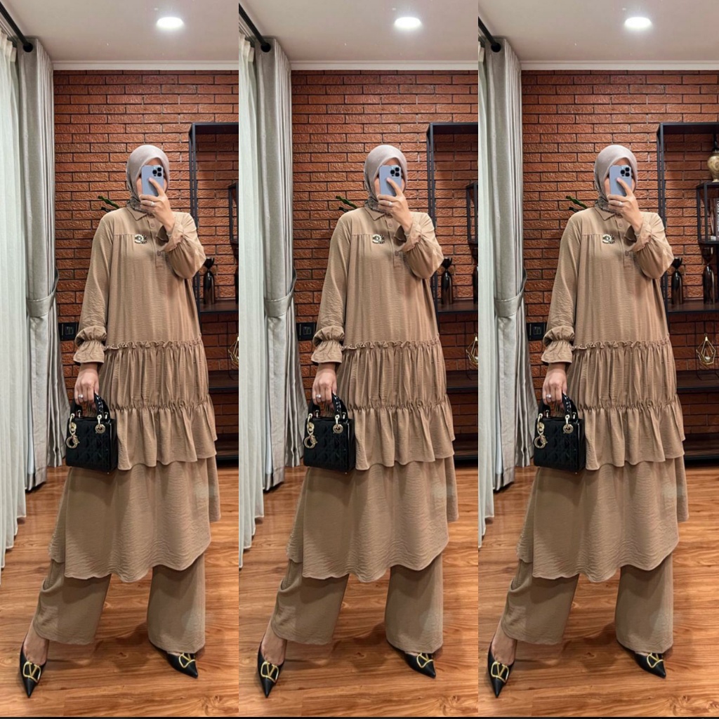 CARLA SET BY DLOVERA