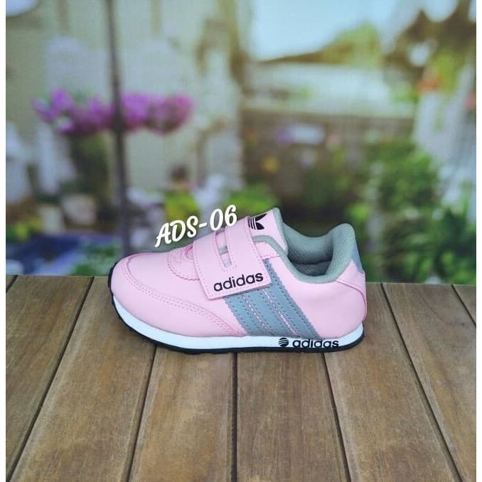 Sepatu Sekolah Ando Lindsey Sepatu Anak Sekolah Kets Sepatu Anak  FG310 Sepatu Anak Murah Soft Pin
