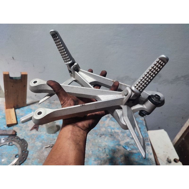 Step belakang postep cbr150 facelift original copotan