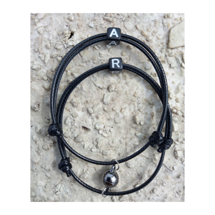 SEPASANG GELANG COUPLE MAGNET PLUS HURUF KOTAK DADU GELANG PASANGAN INISIAL HURUF DADU
