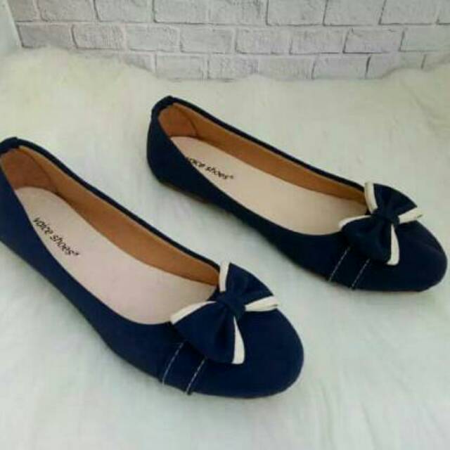 Sepatu flat/pentople