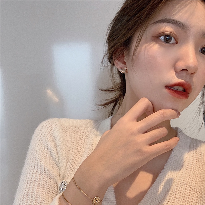 Manis dan kecil mutiara halus kupu-kupu sterling silver jarum anting-anting anting-anting Korea sede