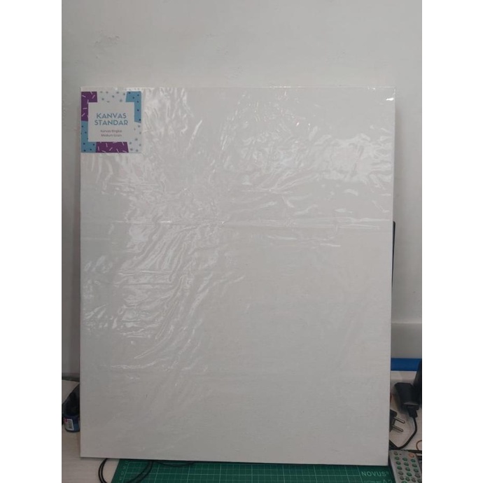 

Kanvas Standar 50x60 cm