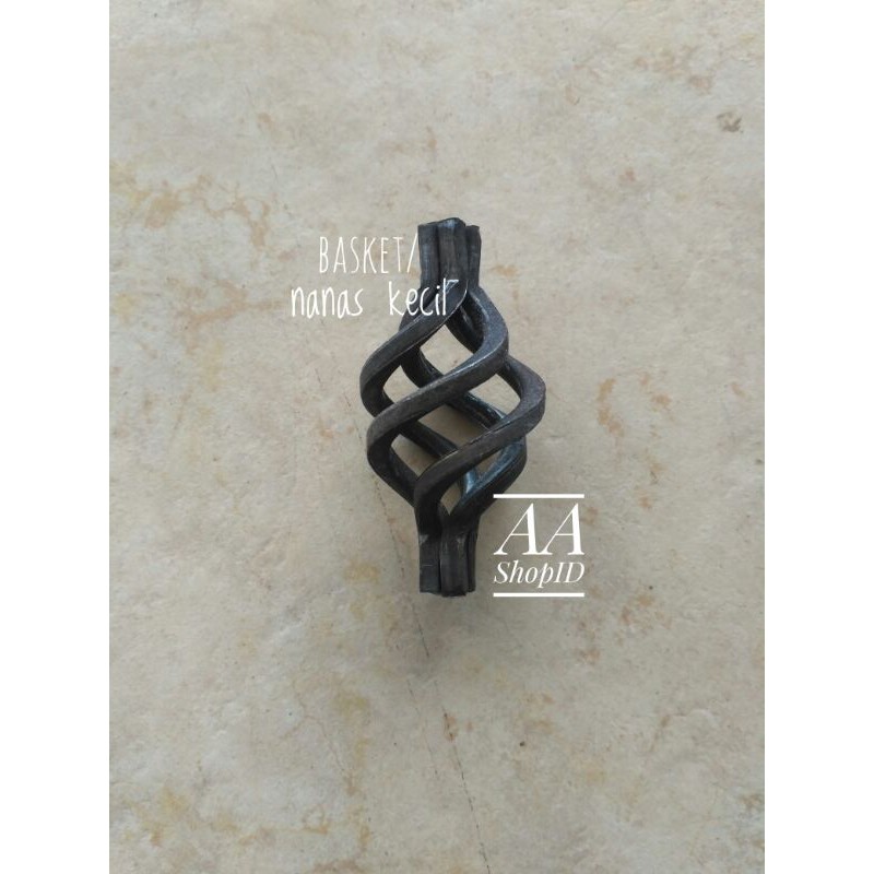 ornamen pagar besi tralis basket / nanas kecil