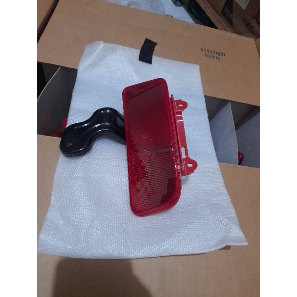 reflektor bemper atau mata kucing bemper belakang CRV gen 4