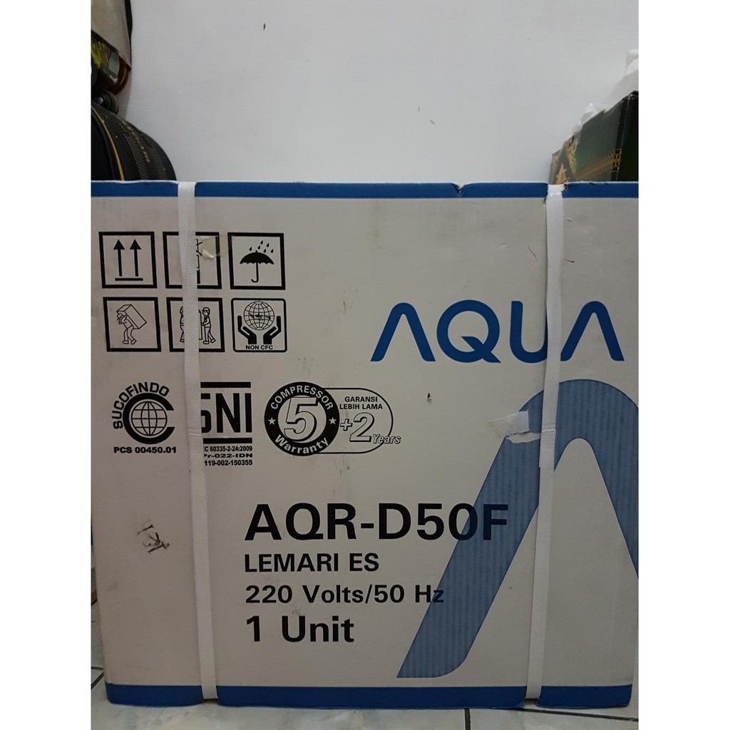 AQUA AQR-D50F Kulkas COMPACT Mini Portable AQRD50F SANYO Silver Putih