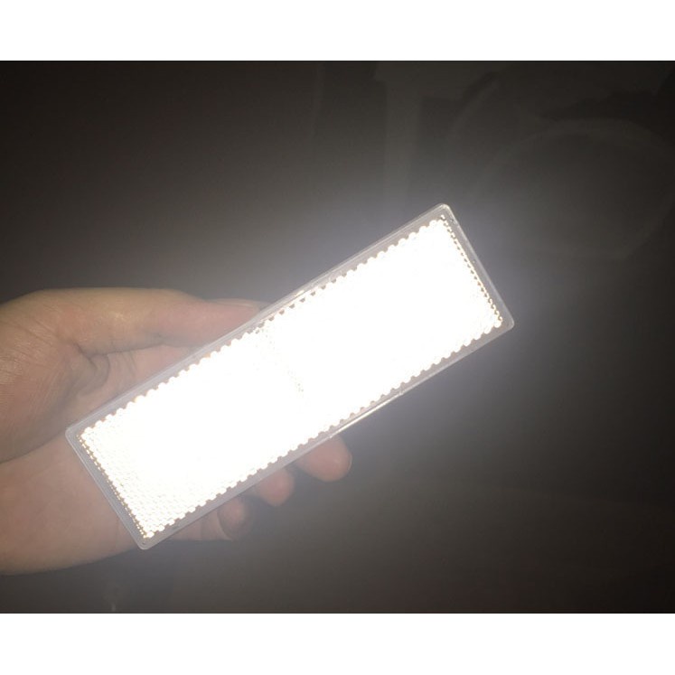 Reflektor Mobil Safety Tempelan Stiker Badan Mobil Memantul Cahaya Menyala Terang Mobil Truk Box BES