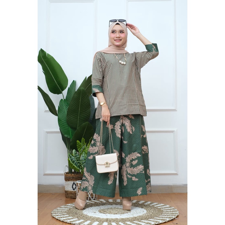 SETELAN SET KULOT / TUNIK BATIK WANITA KEKINIAN