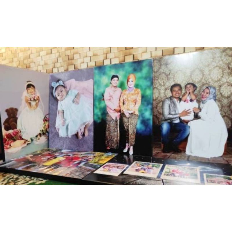 CETAK FOTO + BINGKAI KAYU 10R (30X20). 4 FOTO ITU PAKE BINGAKAI