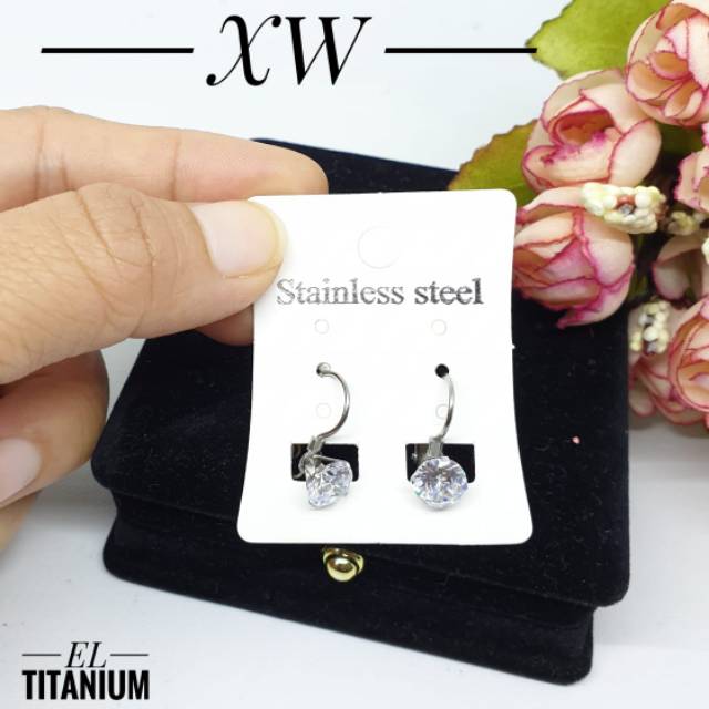 Anting titanium daisy E14006