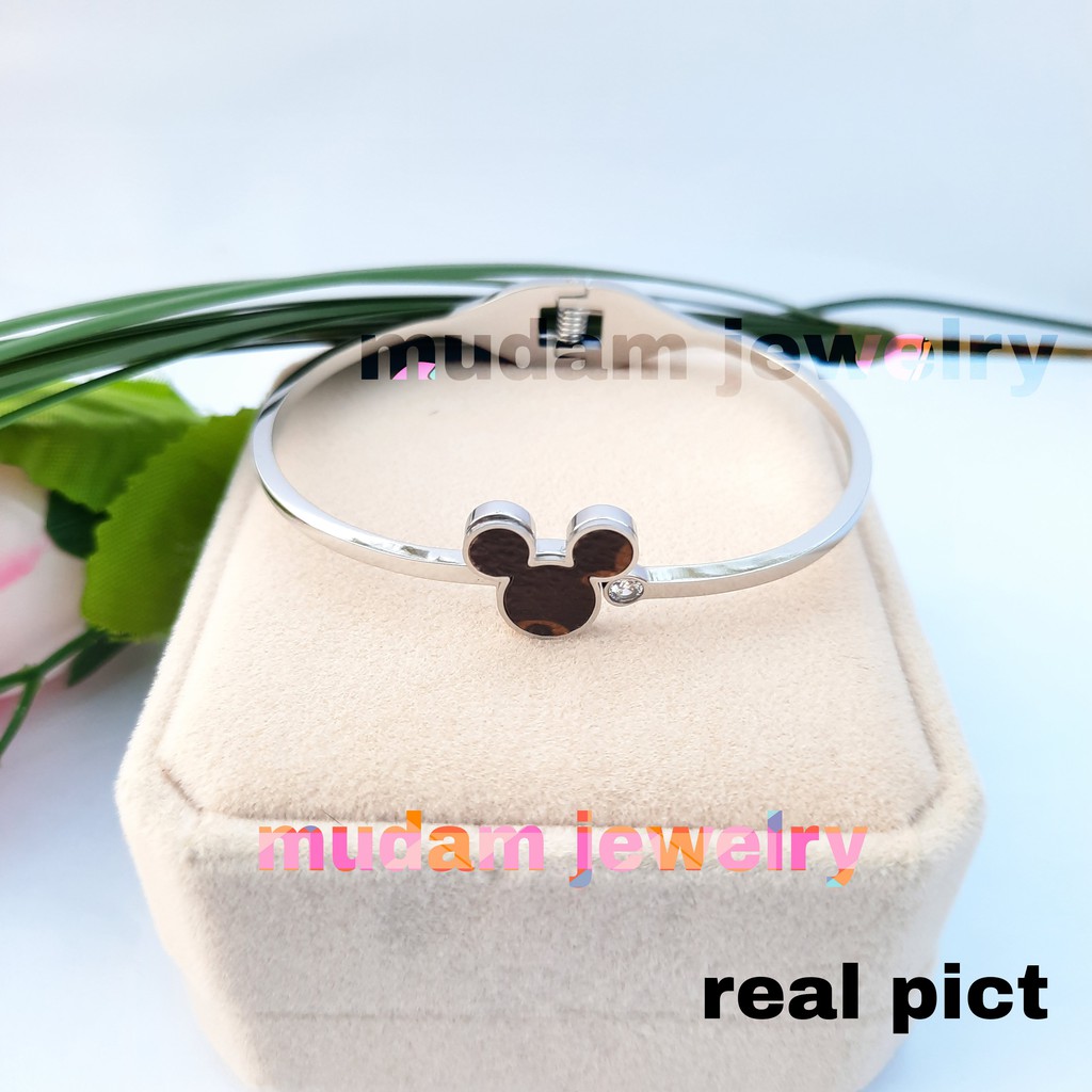 Gelang Bangle Titanium L* Model Mickey Aksen Diamond Tersedia Warna Rose Gold, Gold, dan Silver