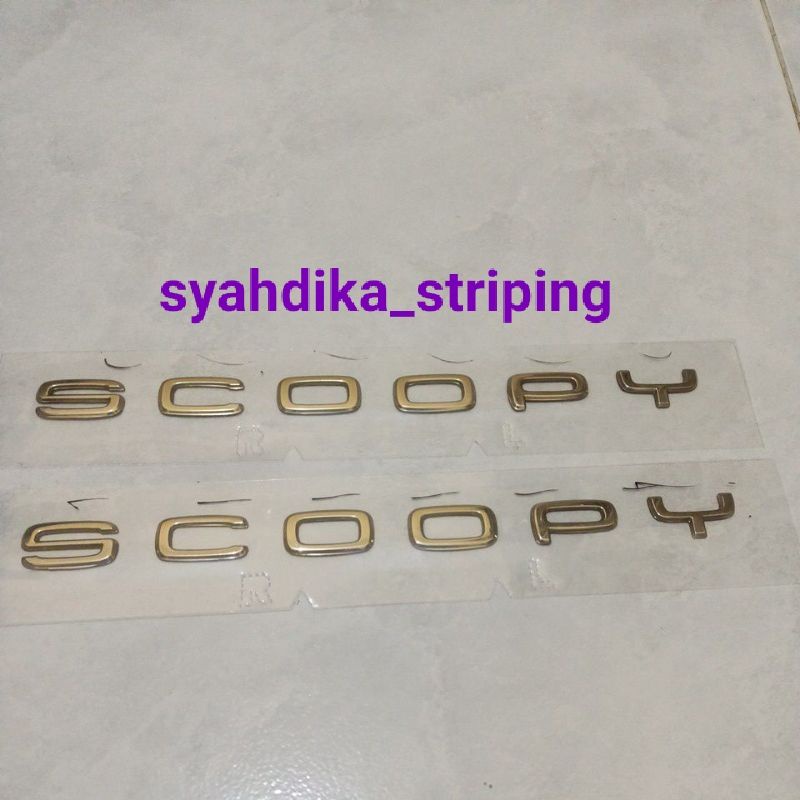 EMBLEM TIMBUL LOGO SCOOPY NEW 3D GOLD EMAS EMBLEM SCOOPY NEW 2021 2022 GOLD BAHAN ORIGINAL KANAN KIR
